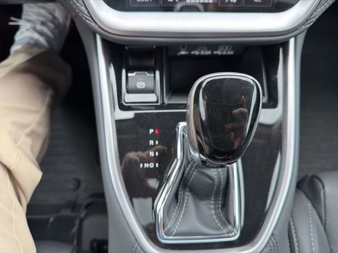 Certified 2025 Subaru Outback Limited image 37