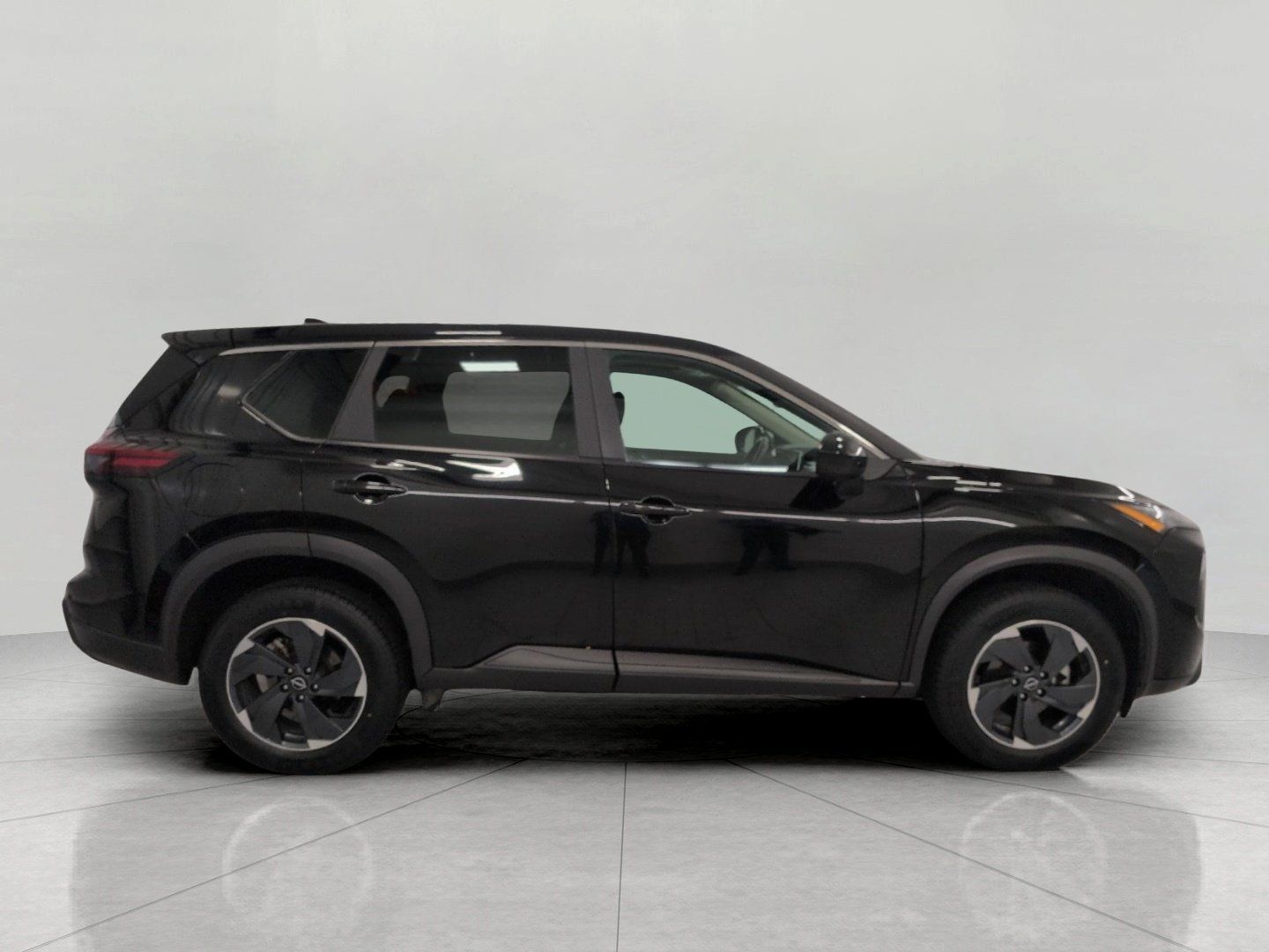 Used 2025 Nissan Rogue SV AWD/4WD image 11
