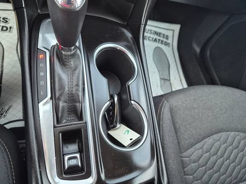 Used 2019 Chevrolet Equinox LT w/ Driver Convenience Package FWD image 20
