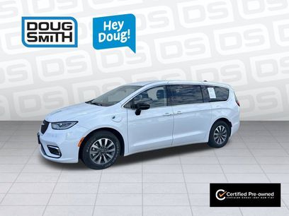 Certified 2024 Chrysler Pacifica Limited