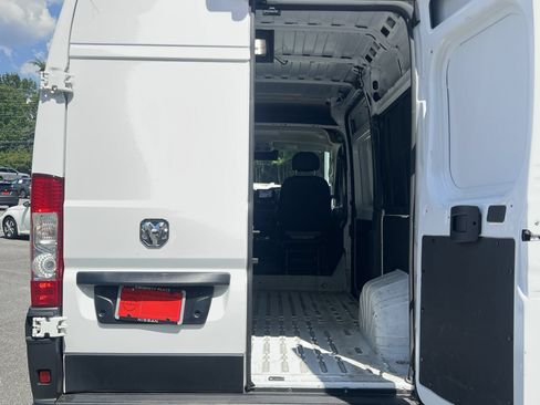 Used 2025 RAM ProMaster 2500 w/ Convenience Group FWD image 18