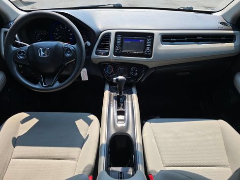 Used 2019 Honda HR-V LX image 2