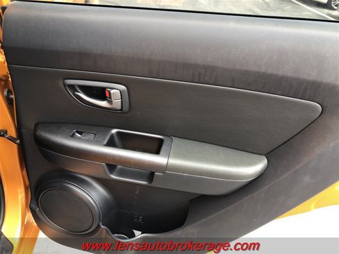 Used 2011 Kia Soul + w/ Audio Pkg FWD image 19
