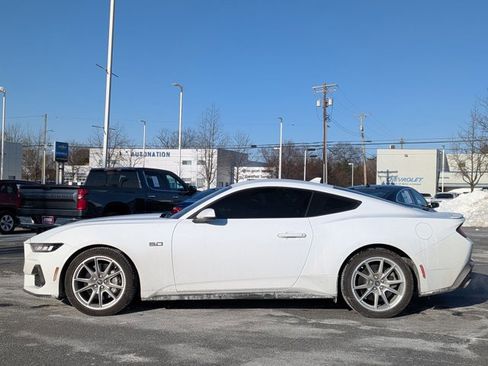 Used 2024 Ford Mustang GT Premium image 8