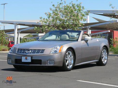 Used 2004 Cadillac XLR RWD image 8