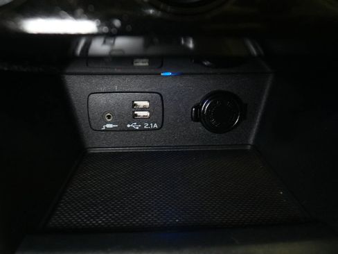 Used 2023 Subaru Forester Premium image 33