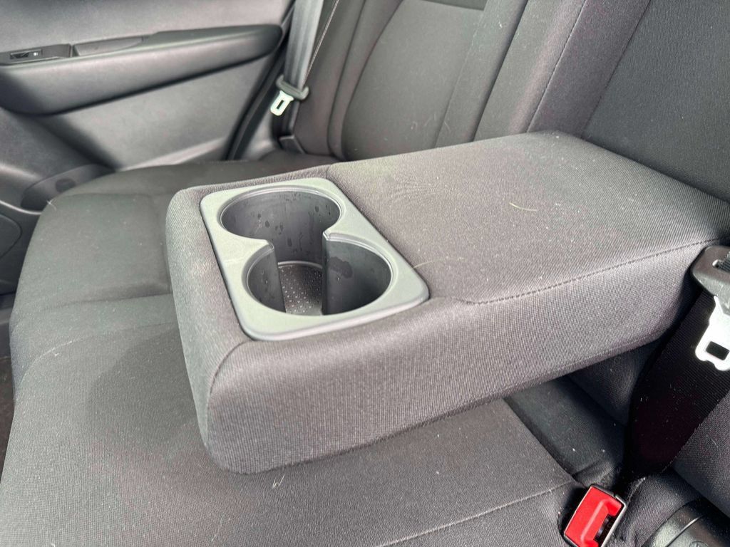 Used 2025 Nissan Rogue S AWD/4WD image 11