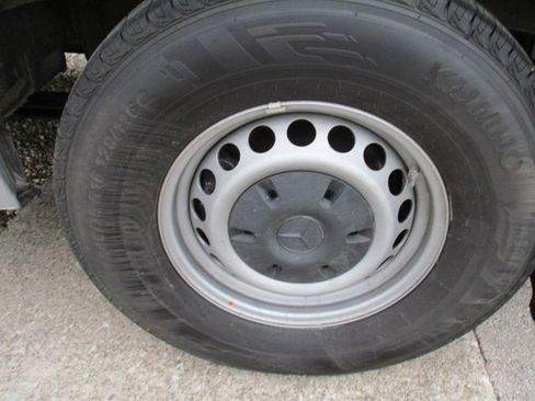 Used 2025 Mercedes-Benz Sprinter 2500 image 27