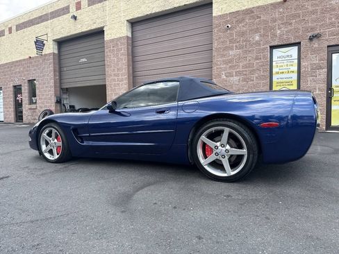 Used 2004 Chevrolet Corvette Convertible w/ Preferred Equipment Group RWD image 21