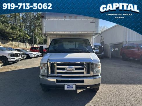 Used 2015 Ford E-350 and Econoline 350 Super Duty image 3