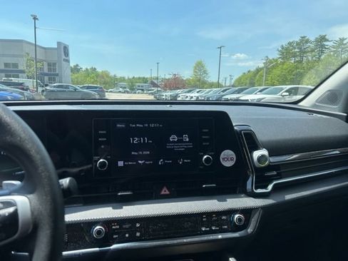 Used 2023 Kia Sportage LX AWD/4WD image 17