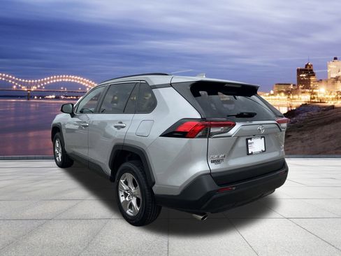 Used 2022 Toyota RAV4 XLE image 3