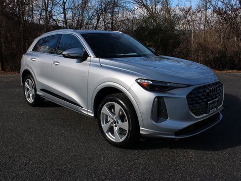 New 2025 Audi Q5 Premium Plus image 2