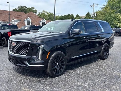 Used 2025 Cadillac Escalade ESV Premium Luxury w/ LPO, Floor Liner Package AWD/4WD image 3