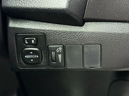 Used 2015 Toyota Corolla S image 19