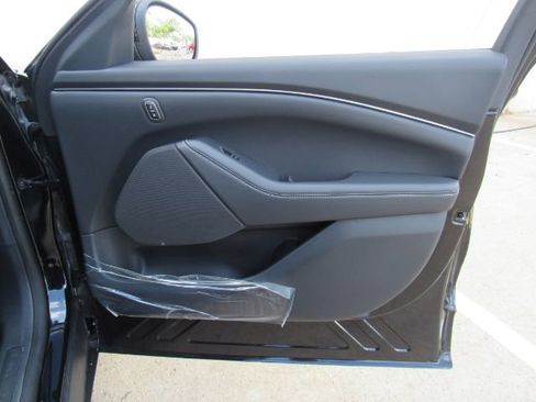 Used 2025 Ford Mustang Mach-E Select w/ Comfort Package Lite image 19