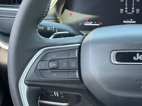 New 2025 Jeep Grand Cherokee L Altitude image 17