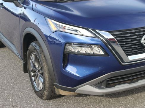 Used 2023 Nissan Rogue S AWD/4WD image 9