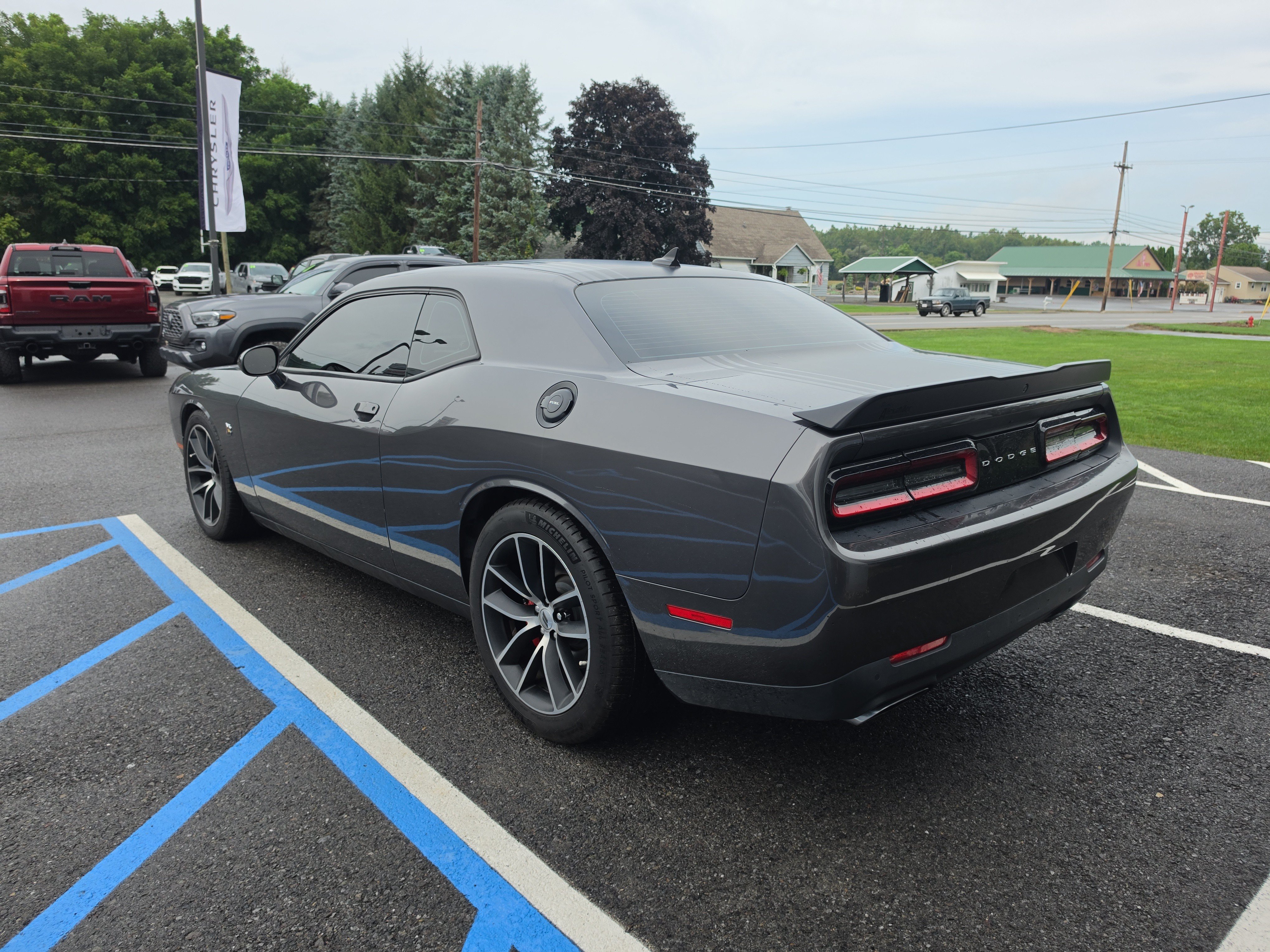 Used 2018 Dodge Challenger R/T Scat Pack RWD image 6