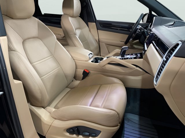 Used 2023 Porsche Cayenne AWD/4WD image 78