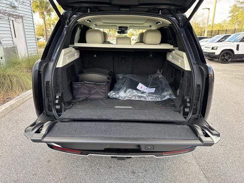 New 2026 Land Rover Range Rover SE image 11