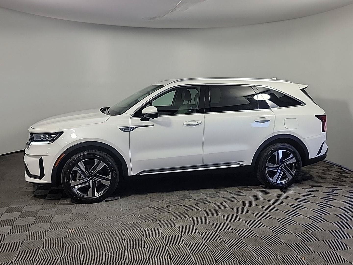 Certified 2023 Kia Sorento SX Prestige AWD/4WD image 11