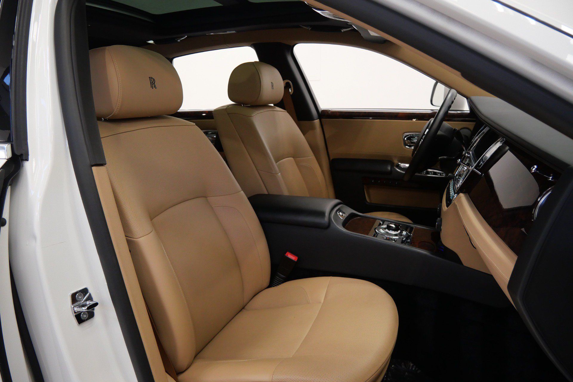 Used 2013 Rolls-Royce Ghost RWD image 24