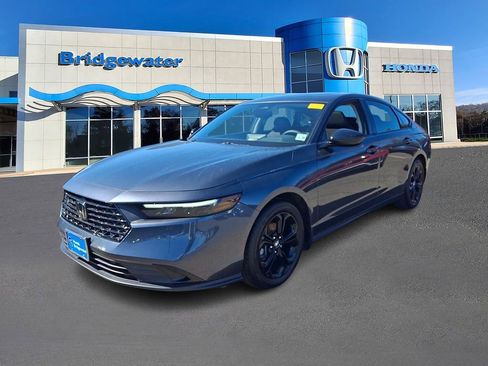 Used 2025 Honda Accord SE image 3