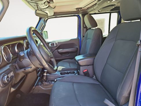 Used 2018 Jeep Wrangler Unlimited Sport S AWD/4WD image 9