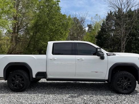 Used 2024 GMC Sierra 2500 AT4 w/ AT4 Preferred Package image 9