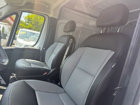 Used 2026 RAM ProMaster 2500 w/ Convenience Group FWD image 24