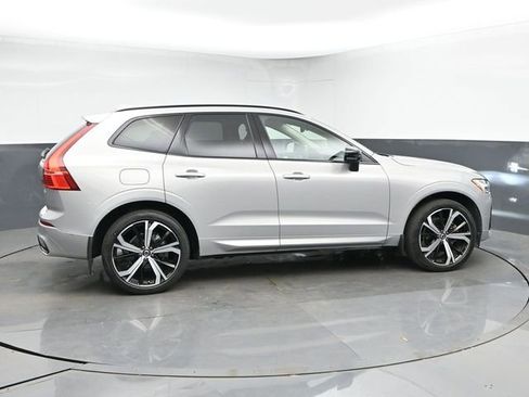 Used 2023 Volvo XC60 B5 Ultimate w/ Climate Package FWD image 9