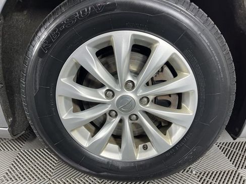 Used 2019 Chrysler Pacifica Touring-L FWD image 14