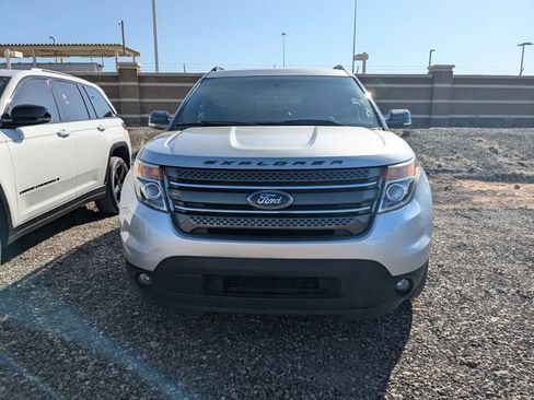 Used 2015 Ford Explorer XLT w/ Equipment Group 202A image 2