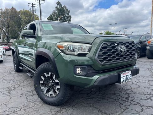 Used 2021 Toyota Tacoma TRD Off-Road AWD/4WD image 1