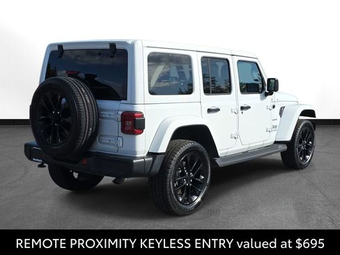 Used 2021 Jeep Wrangler Unlimited Sahara w/ Cold Weather Group AWD/4WD image 6