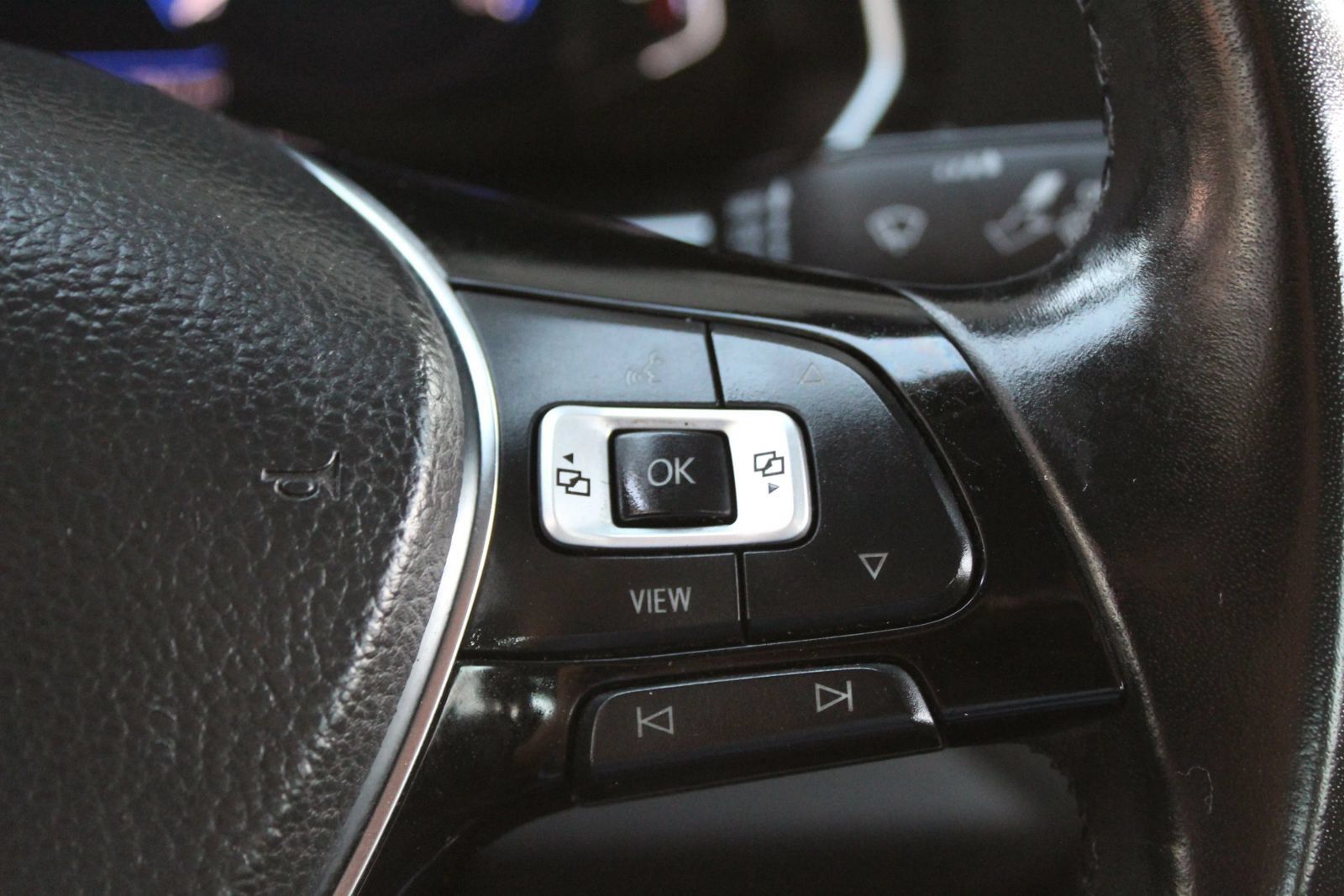 Used 2019 Volkswagen Jetta SEL Premium FWD image 17