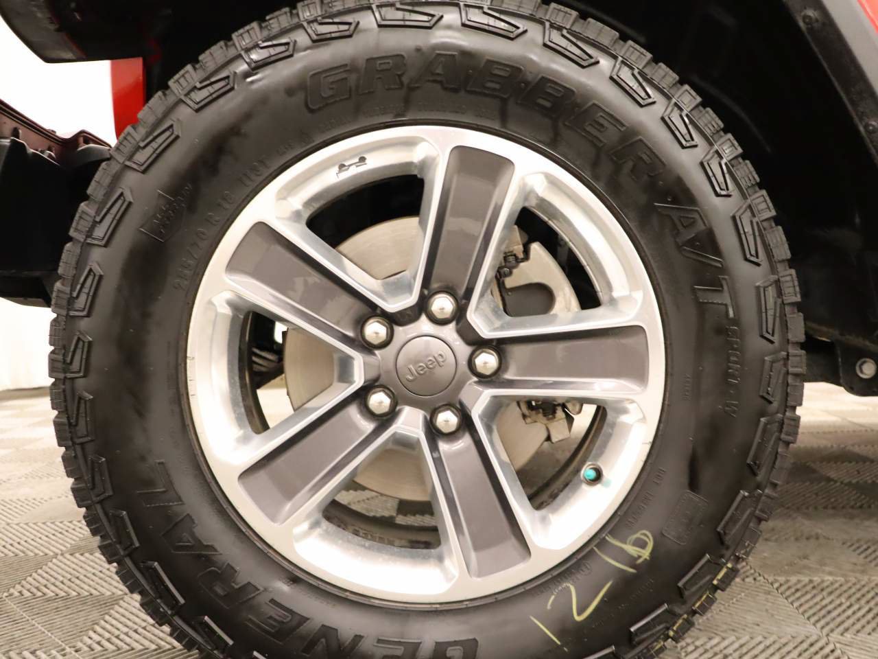 Used 2021 Jeep Wrangler Unlimited Sahara AWD/4WD image 6