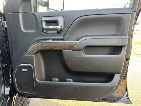 Used 2017 GMC Sierra 3500 Denali w/ Duramax Plus Package image 25