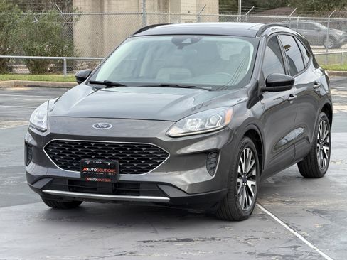 Used 2020 Ford Escape SE Sport image 5