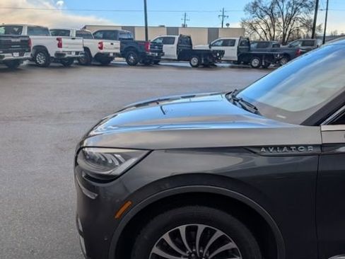 Used 2020 Lincoln Aviator Reserve w/ Equipment Group 201A image 4