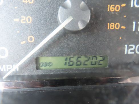 Used 2005 Toyota Sequoia SR5 image 17