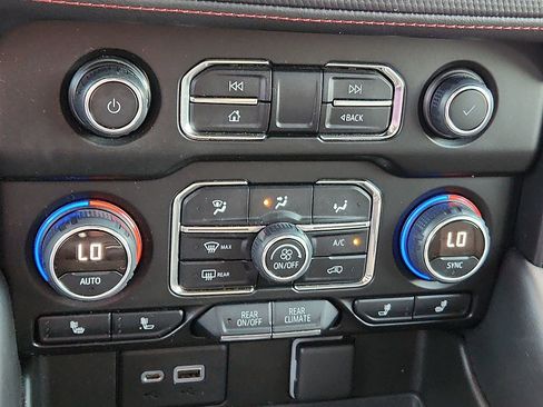 Used 2022 Chevrolet Tahoe RST w/ Luxury Package image 21