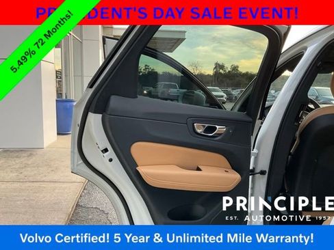 Certified 2023 Volvo XC60 B5 Ultimate w/ Protection Package Premier image 24