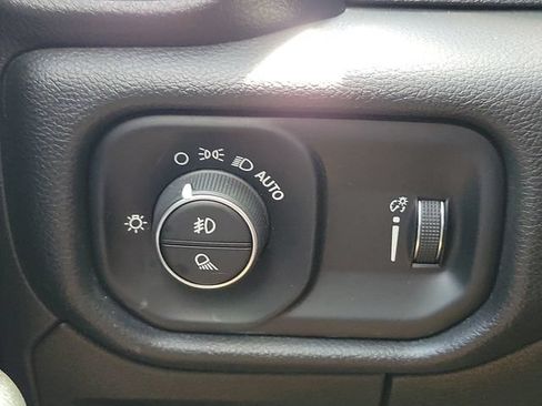 Used 2024 RAM 1500 Big Horn AWD/4WD image 28