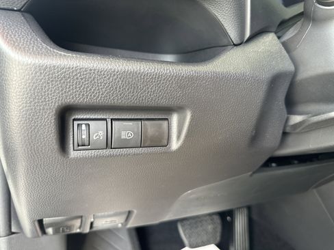 Used 2025 Toyota RAV4 LE AWD/4WD image 23