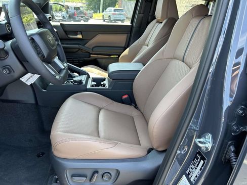 New 2026 Toyota 4Runner Limited AWD/4WD image 15