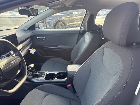 New 2025 Kia K4 LXS image 19