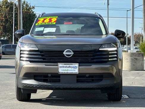 New 2026 Nissan Kicks SV image 9