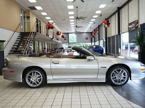 Used 2002 Chevrolet Camaro Z28 w/ Sport Appearance Pkg RWD image 22